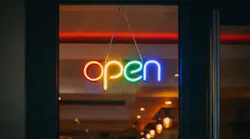viktor-forgacs-LNwIJHUtED4-unsplash-1