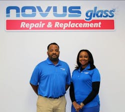 NOVUS-Glass-Plano