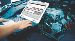 cl-on-computer-with-car