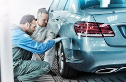 1673046393048 Akzonobel Mercedes Tecnicians 1673046393048 Akzonobel Mercedes Tecnicians