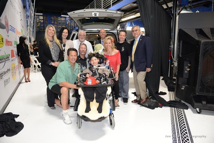 1673052055027 Caliberaaaandwestcoastcustomsrepresentativeswithdominicandhisfamilycourtesy