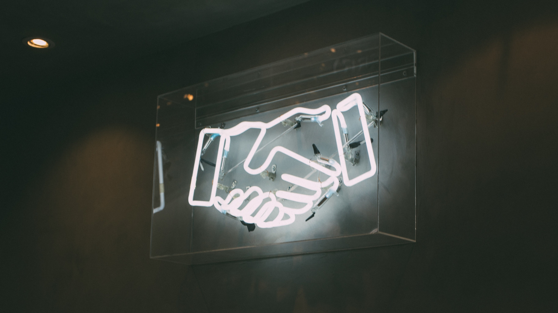 Charlesdeluvio At5vu Poi8vc Unsplash (1)