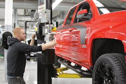 Training on proper lift use is critical to safety. Training on proper lift use is critical to safety.