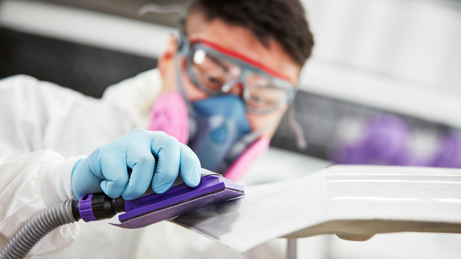 Keeping your shop as clean and customer-facing as possible ensures your shop maintains a high reputation and promotes great reviews from your customers. A clean shop with excellent equipment also helps you draw in and acquire new technicians.