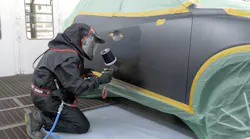 When blending Machine Gray, Axalta recommends spraying a wet bed to properly orient aluminum flakes.