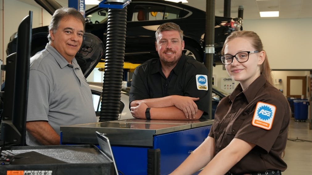 68d36b63a8b68d4d34ba7a1c99057d774fb Image 92325 At 10