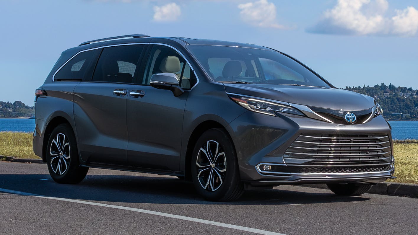 toyota2025siennaplatinum_hero