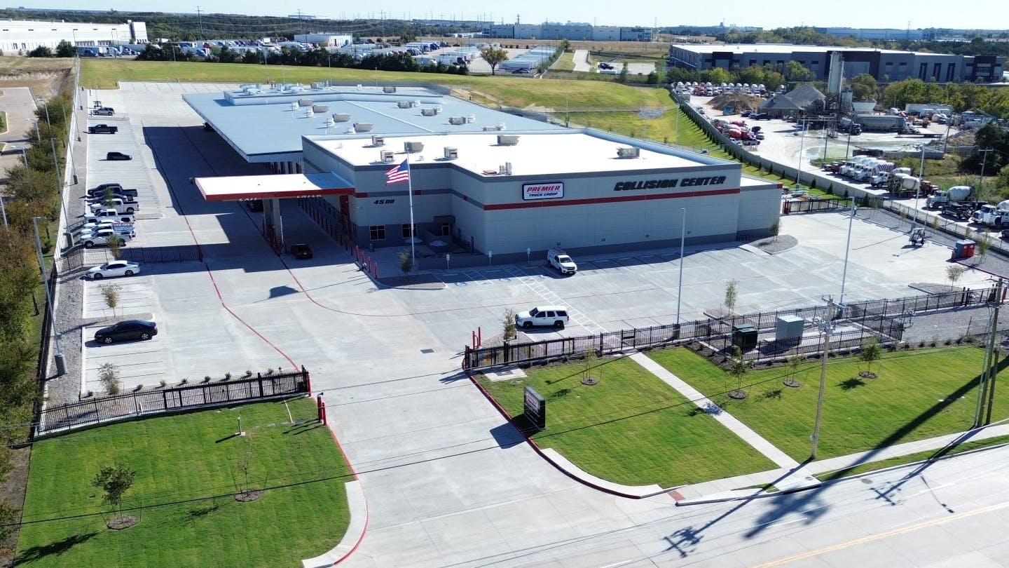 696113d0700eabeeb19557a3 Dfwcol103015